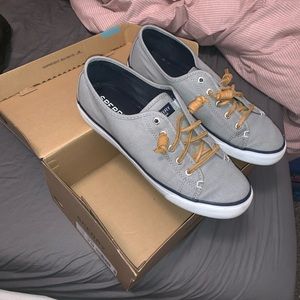 NWB Sperry Topsider slip one size 9